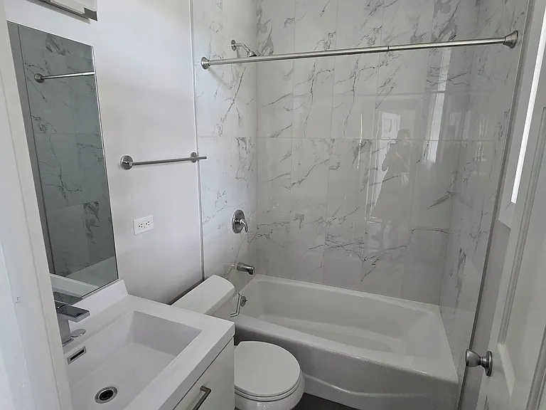6141 N Richmond St #G — Photo 23