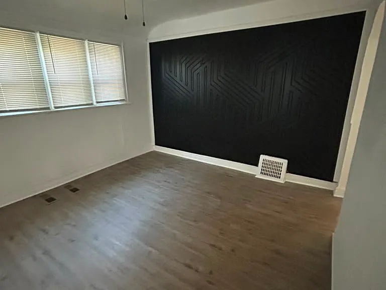 15103 Lesure St — Photo 5