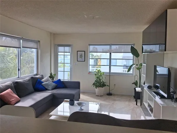 1130 11th St APT 5A, Miami Beach, FL 33139