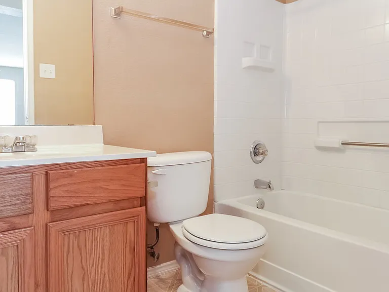 1324 Burleson St — Photo 13