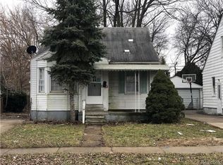 18548 Elkhart St, Harper Woods, MI