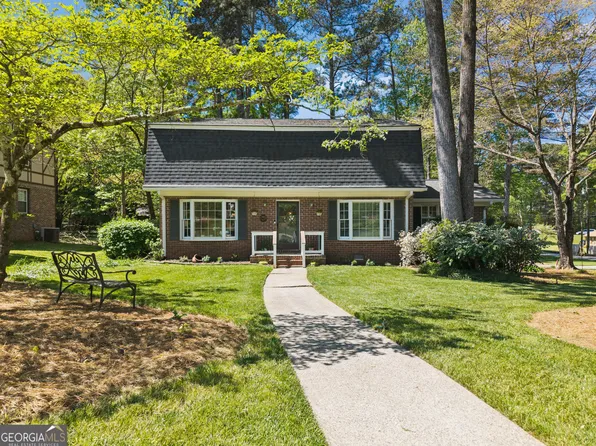 427 Angie Way SW, Lilburn, GA 30047