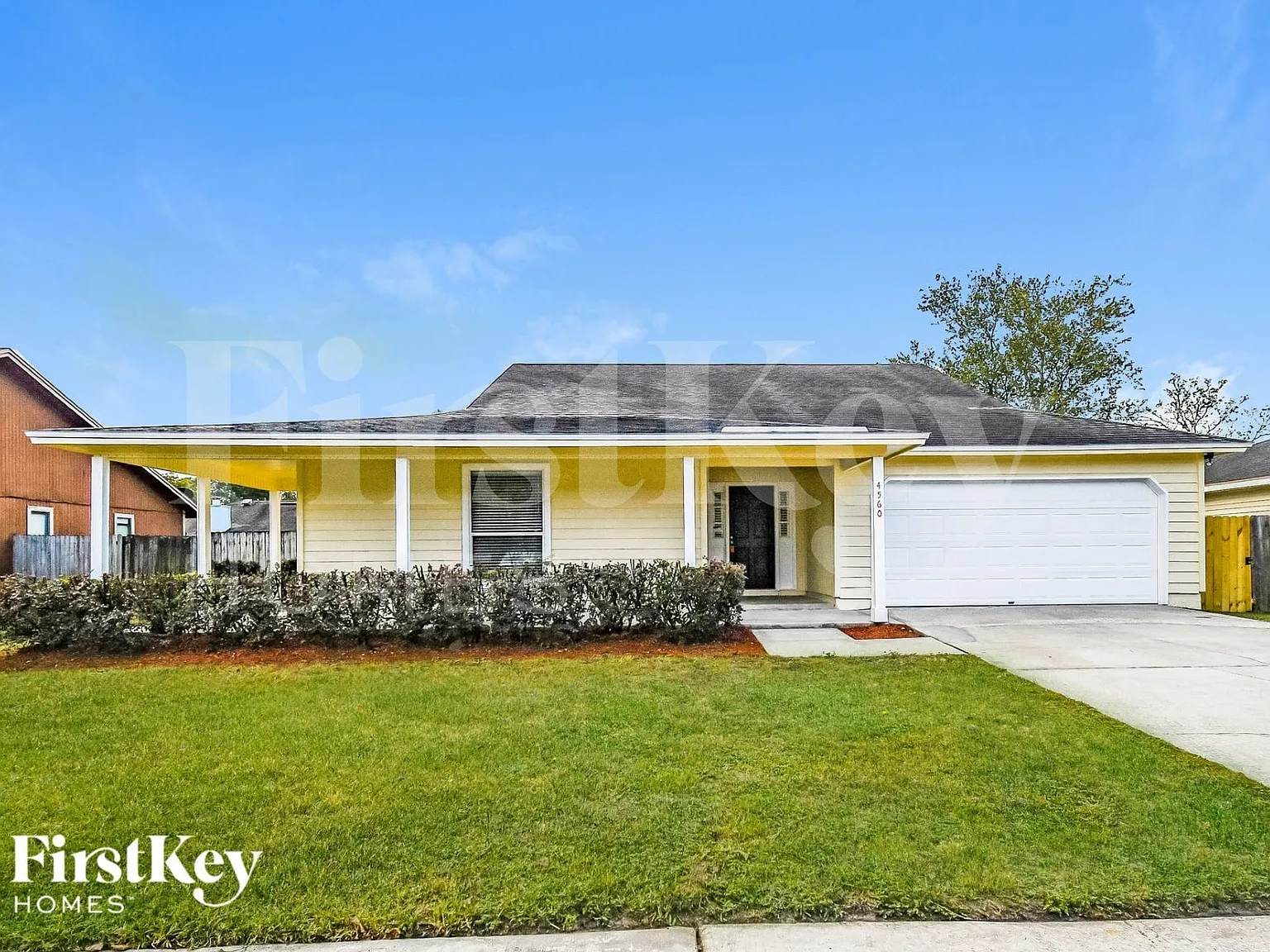 3 bed, 2.0 bath, 1828 sqft, $2,295 — Photo 2