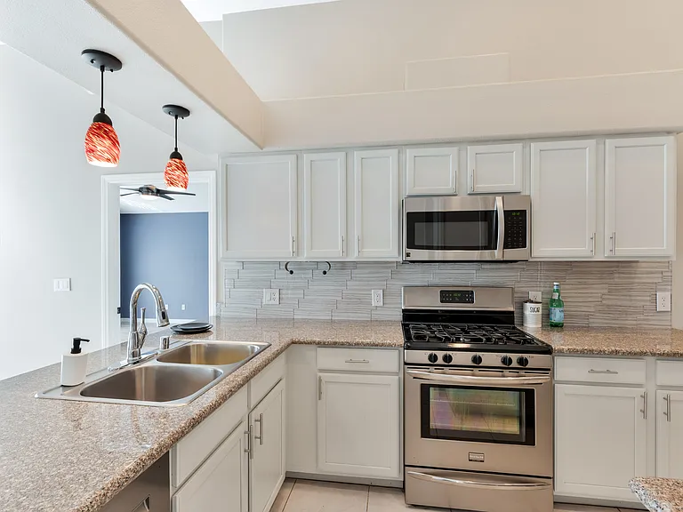 5049 Forest Oaks Dr — Photo 10