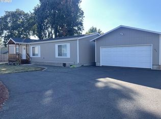 975 N 16th St, Cottage Grove, OR 97424