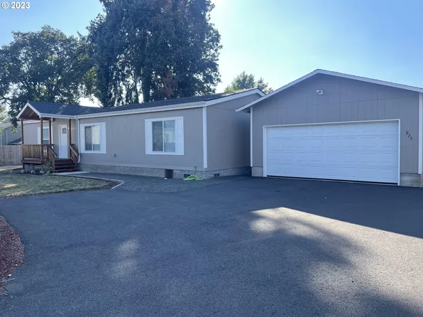 975 N 16th St, Cottage Grove, OR 97424