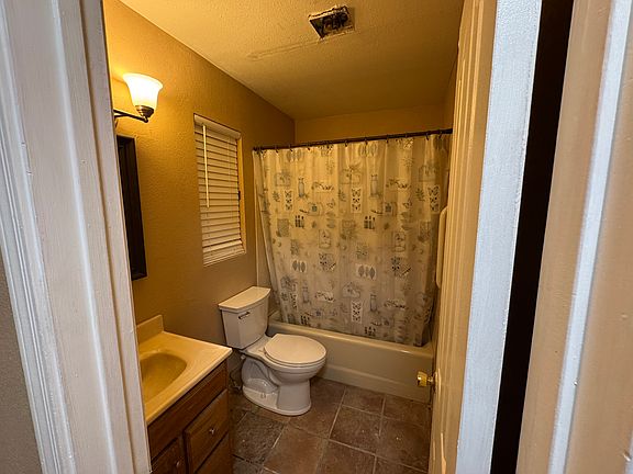 3rd image of 3635 S Bronson Ave #3635