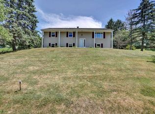 108 Nantucket Dr, Fishkill, NY 12524