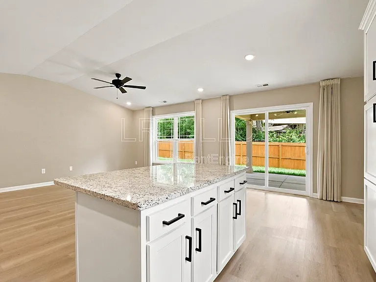 11017 Meadow Run Rd — Photo 5