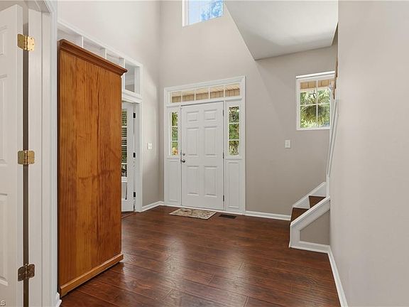 5th image of 102 Farriers Ln