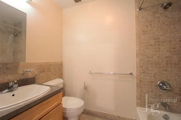 Rented by Hecht Group | media 19