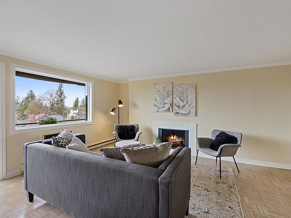 3rd image of 844 W Cliff Dr APT 103