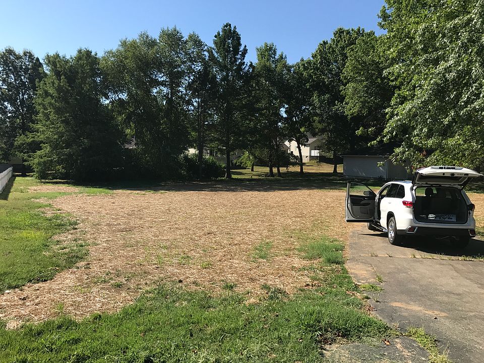 1st image of 10814 Lavinia Dr