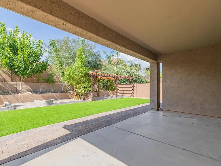 2532 W Corva Dr — Photo 43