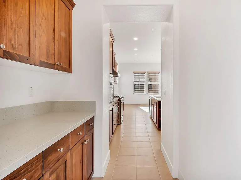 1433 Freeman Ln — Photo 11