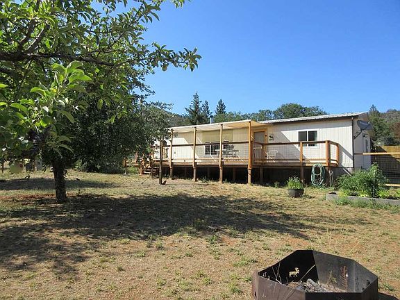 3rd image of 604 Bennett Dr