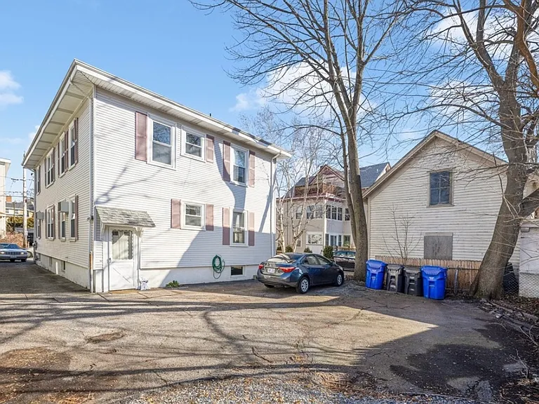 110-112 Waltham St #110 — Photo 3
