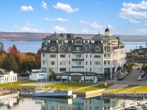 4200 Main St #25 & G-18, Petoskey, MI 49770