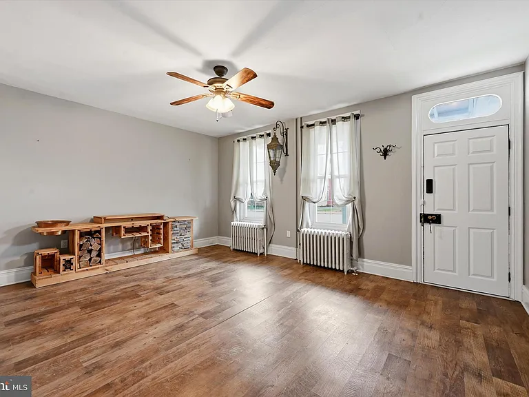 4761 Horseshoe Pike — Photo 2