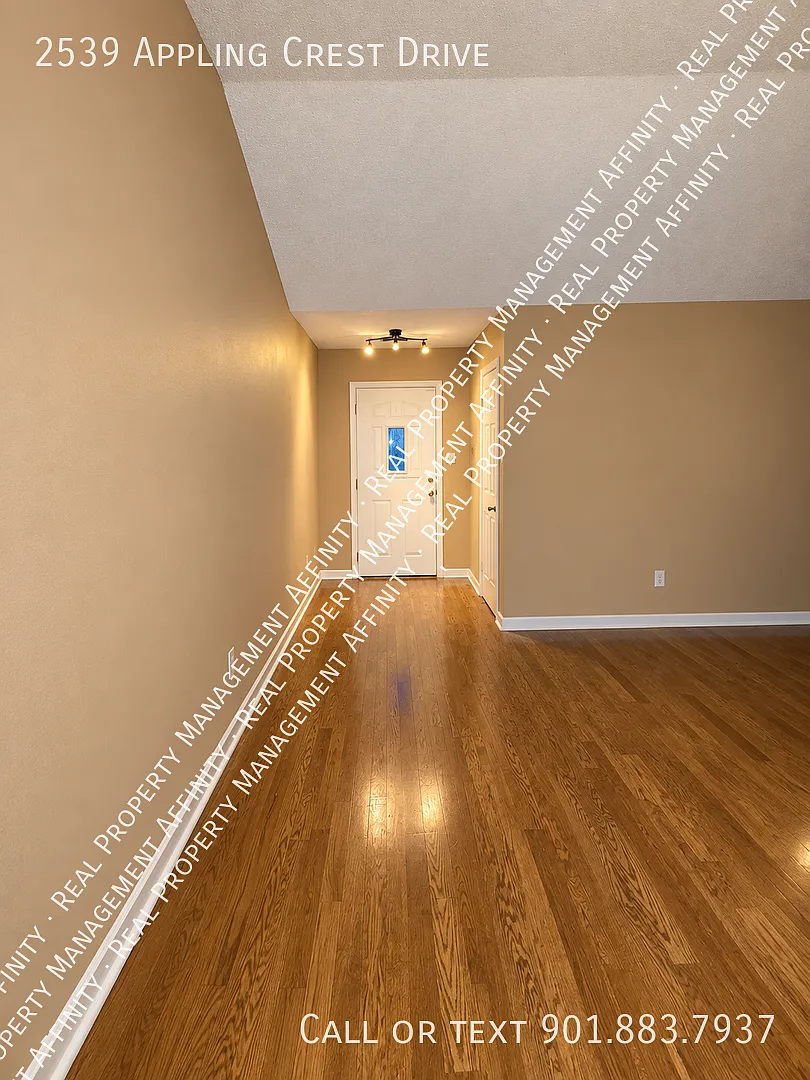 Coming Soon November 1 | Spacious 3 Bedroom, 2 Bathroom Home With Garage In Memphis — Photo 3