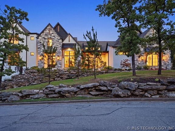 3rd image of 10715 S Nandina Ct