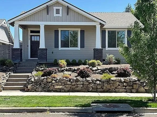 3752 Sunleaf Ave, Medford, OR 97504