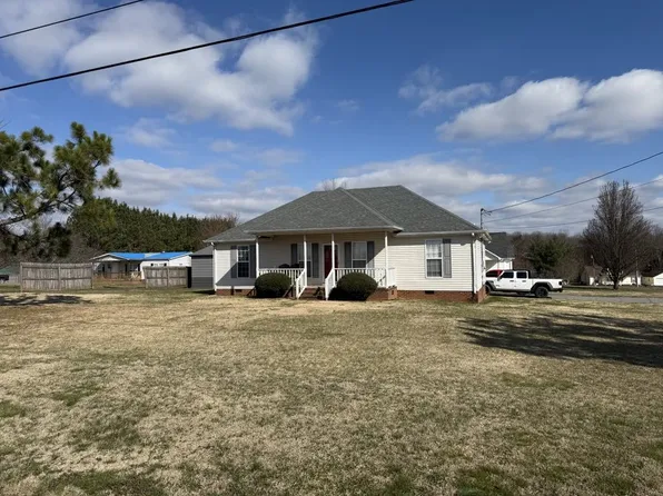 2 Merideth Lynn Rd, Fayetteville, TN 37334