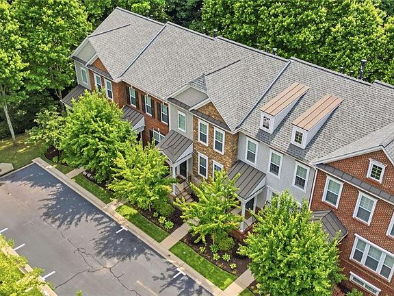 4th image of 2246 Limehurst Dr NE