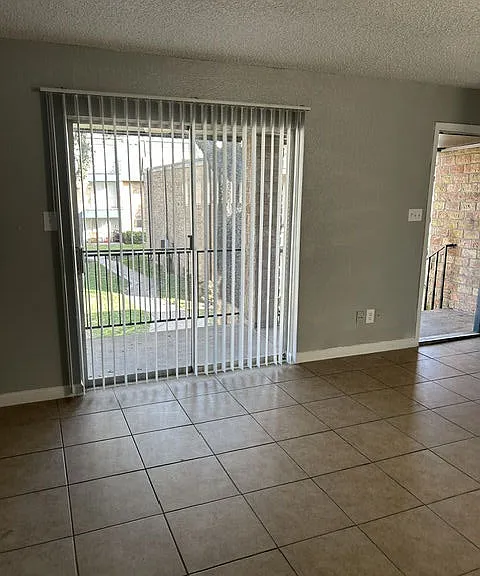 3737 Hillcroft Apartments — Photo 88