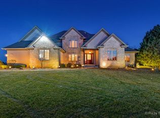 4009 Pioneer Oaks Dr, Ringwood, IL 60072