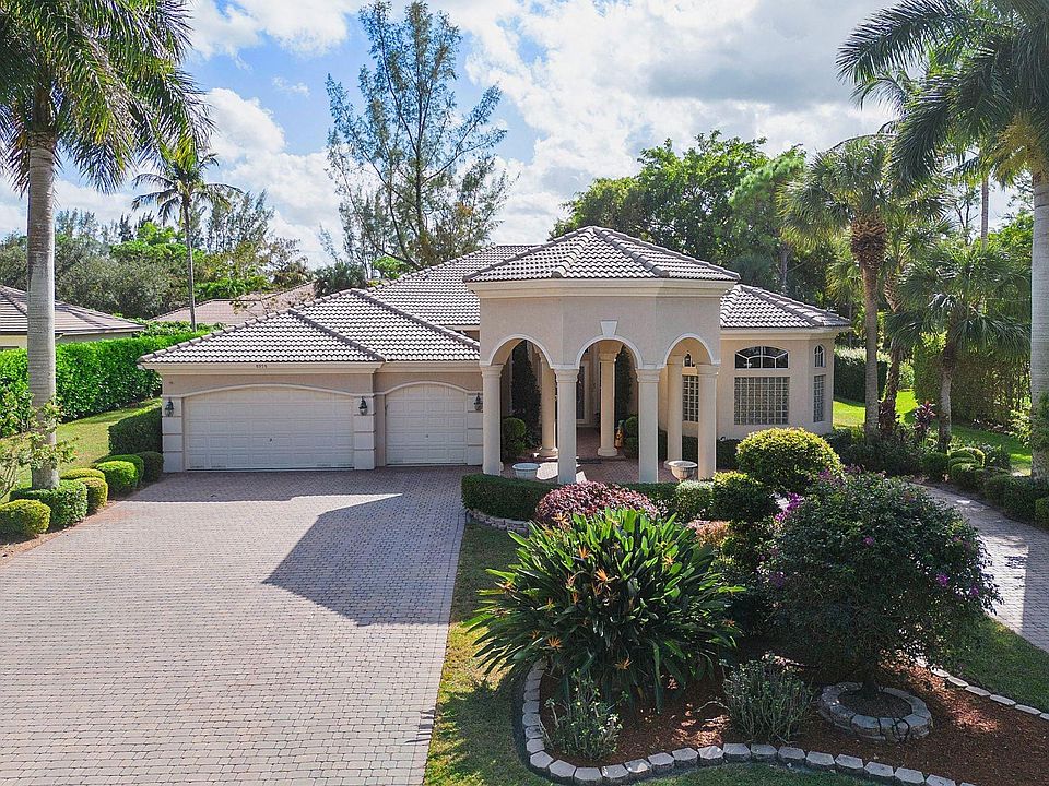 1st image of 8928 Pinebrook Court