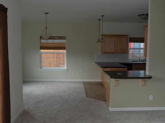 Kitchen/ Dining Room