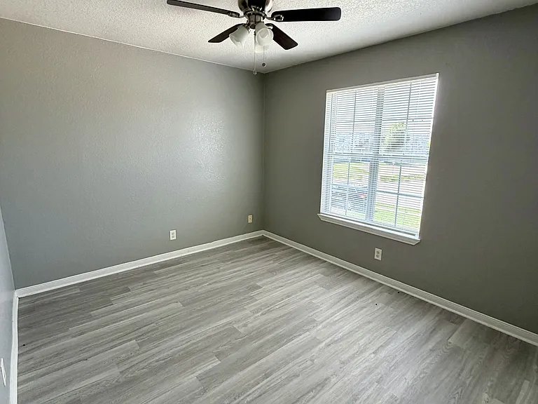 2907 Cantabrian Dr #D — Photo 5