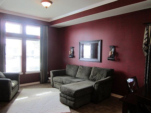 2nd image of 105 Heritage Oak Ct