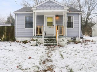 321 Royal Ct, Champaign, IL 61821