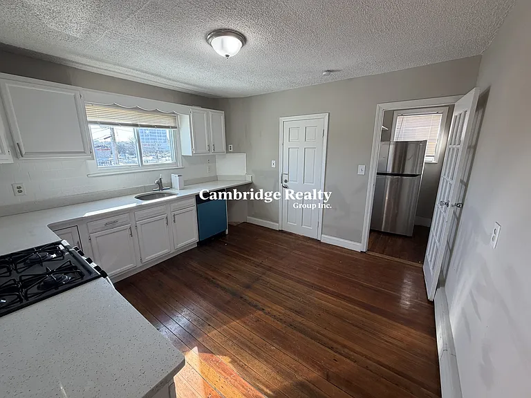 280 McGrath Hwy #2T — Photo 2