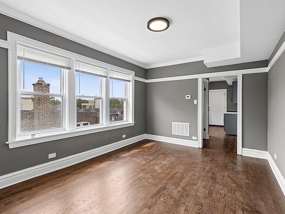 5th image of 8210 S Marshfield Ave #2