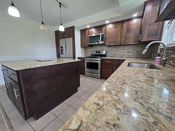 5th image of 6 Meadowcrest Lane