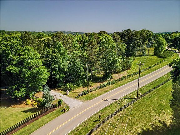5th image of 1501 Liberty Grove Rd