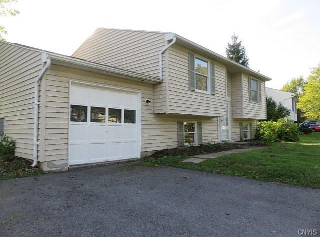 1st image of 8282 Mantova Dr