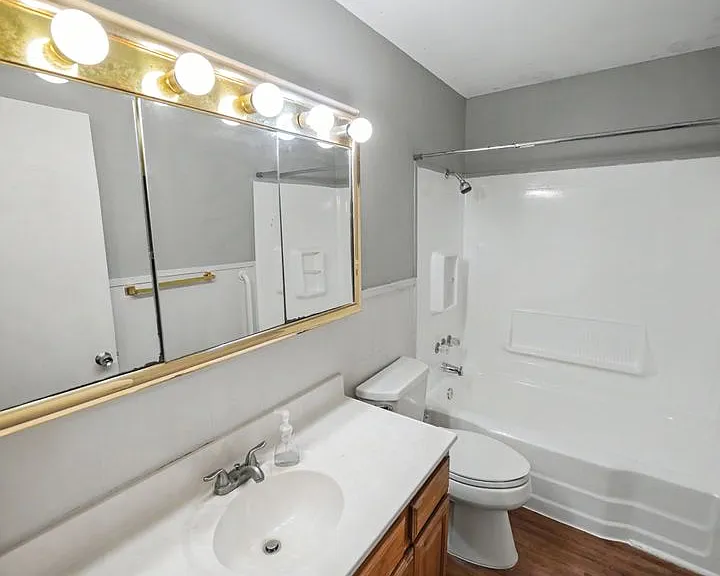 12715 Middle Ln — Photo 31