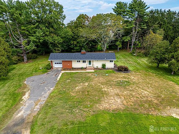 5th image of 93 Conover Rd