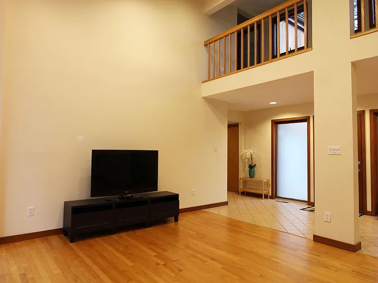 6872 Melrose Dr — Photo 15