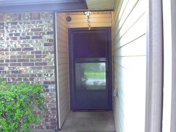 4th image of 726 Holliday Ln
