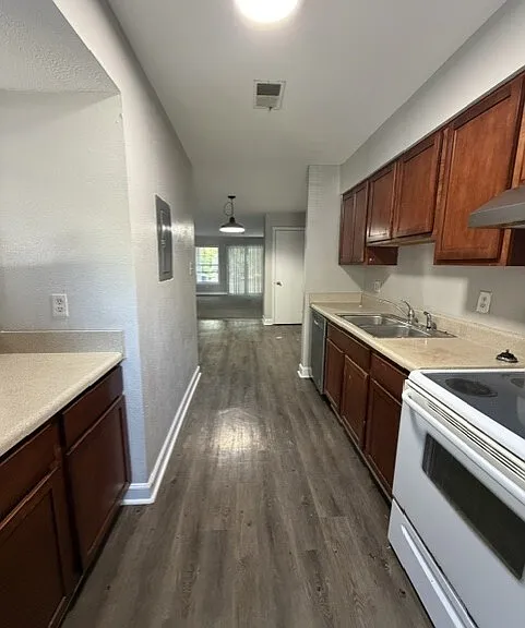2500 Avent Ferry Rd #102 — Photo 3