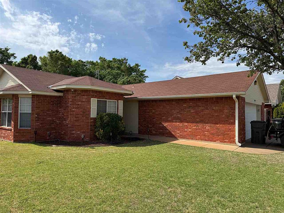 2nd image of 2106 NW Britni Cir
