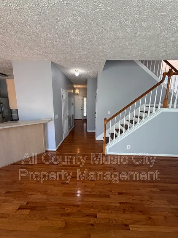 4 bed, 3.0 bath, 2414 sqft, $2,395 — Photo 3