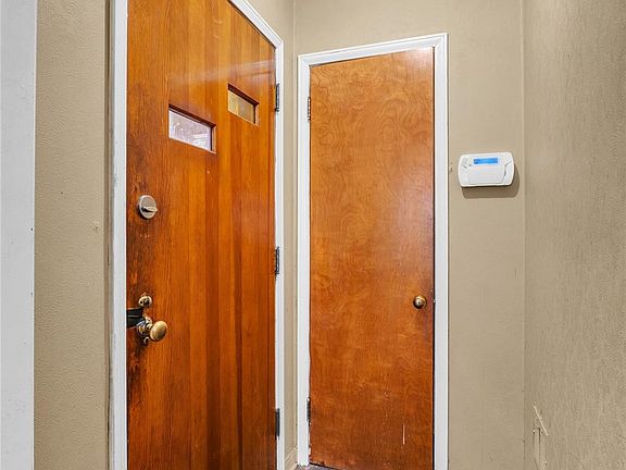 5th image of 17585 Whitcomb St