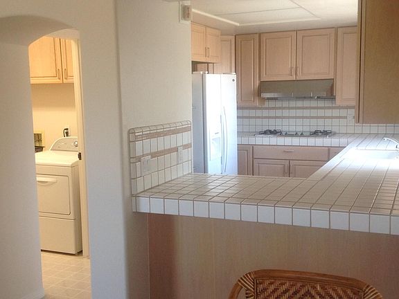 4th image of 2927 Kellogg St #D