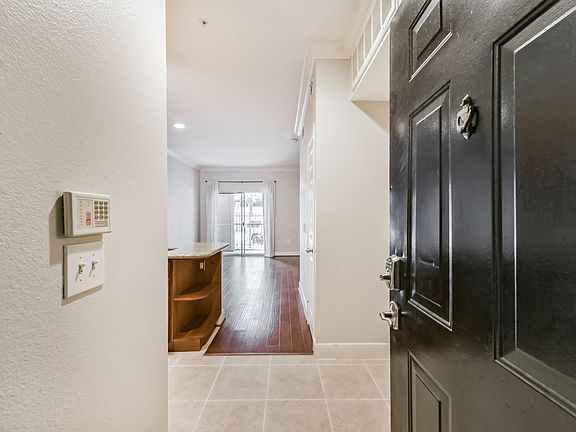 3rd image of 3231 Allen Pkwy APT 6103